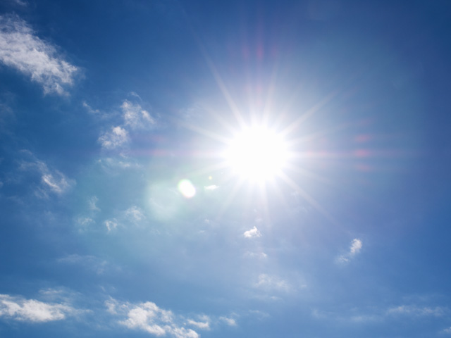夏のアトピーは、汗と紫外線が影響する